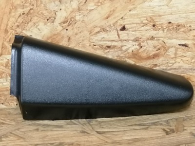 Volvo xc60 заглушка трикутник двері правий задня фото №1