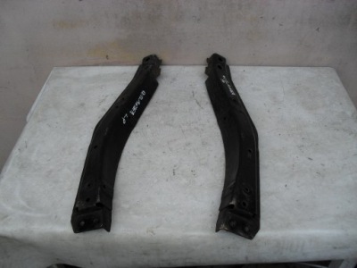 Outlander iii 2012- 2.0 підрамник кронштейн кронштейн лівий фото №1