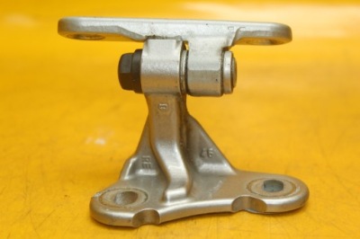 Петля дверь правый задний  góra mercedes w164 ml a2517201437 фото №1