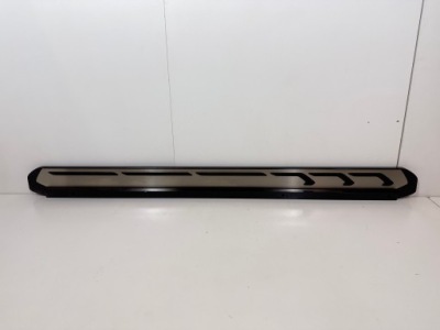 Поріг підніжка лівий хром молдинг оригінальні toyota corolla cross pw388-10001 фото №1