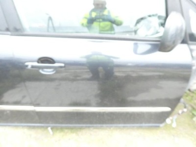 Toyota avensis verso двері правий перед 1e2 передні фото №1