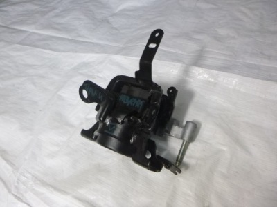 Toyota rav4 v кронштейн подушка гібрид фото №1