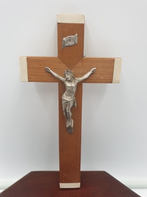 Krzyż z drewna Jezus ukrzyżowany Francja