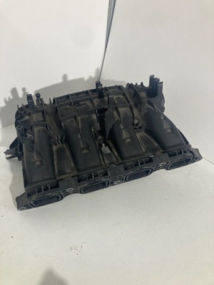 Vw golf vii 1.5tsi колектор впускний  05e129709f фото №1