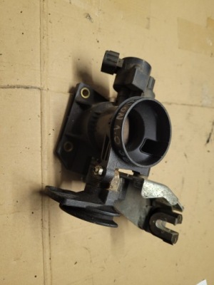 Toyota peugeot daihatsu 1.0 дросельна заслінка фото №1