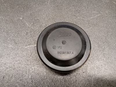 Заглушка фара vw golf 12- vag 5k0941607a фото №1