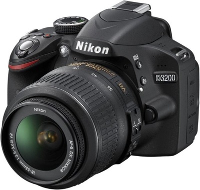 Lustrzanka Nikon D3200 korpus + obiektyw 18-55 mm
