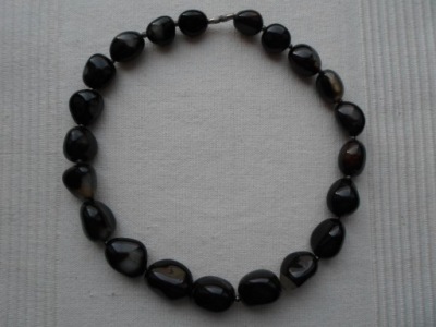 PRZEPIĘKNY NASZYJNIK Z KAMIENIAMI