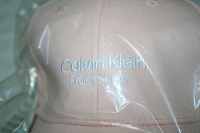 CZAPKA Z DASZKIEM CALVIN KLEIN FRAGRANCES PINK