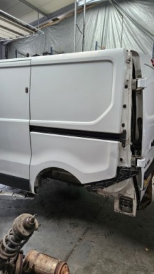Trafic iii vivaro b ii четверть левый задняя крыло фото №1