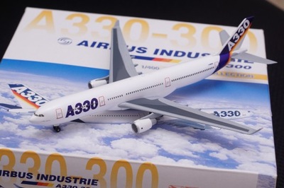 DRAGON Airbus Industrie A330-300 skala 1:400