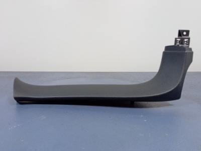 Audi q7 i 4l защита крышки багажника левая 4l0867607 фото №1