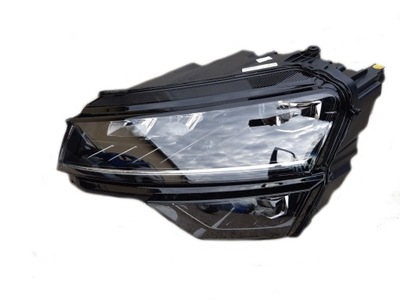 Skoda оригинальный номер 57b941015a лампа фото №1