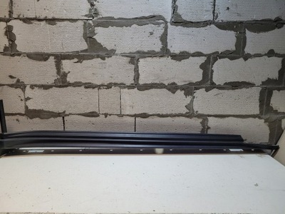 Porsche panamera 971 gts молдинг поріг права cała фото №1