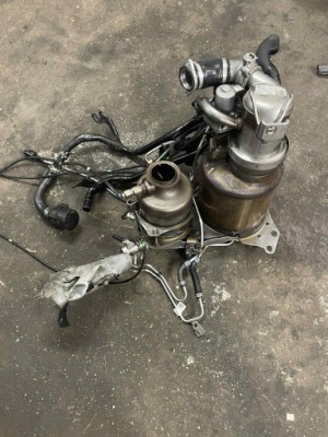 Vw t-roc 2.0 tdi каталізатор kompletny dpf 5q0131705bg 04l131723dm 04l166ca фото №1
