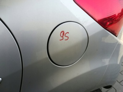 KIA VENGA TANKKLAPPE DES KRAFTSTOFFSBEHÄLTERS FARBE 9S 2009