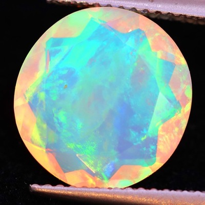 Etiopski opal 3,27ct na złoty pierścionek