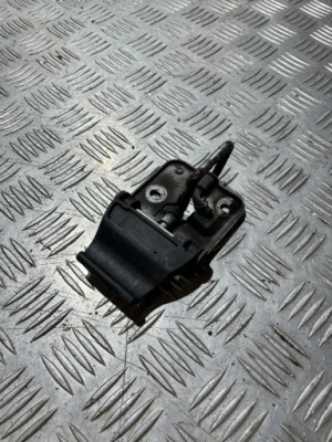 Засов замок капот skoda karoq 17- фото №1