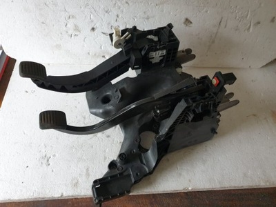 Педаль сцепления тормоза opel meriva b 13362473 фото №1