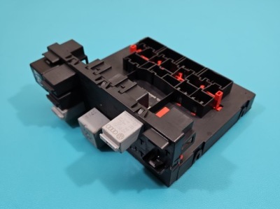 Блок управления модуль skoda octavia ii 1k0937049n блок управления бортовой сетью фото №1