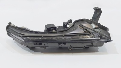 Поворотник лампа drl перед правий lexus nx фото №1