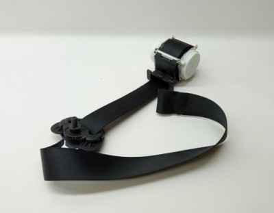 Pas безпеки лівий перед bmw seria 1 e81 фото №1