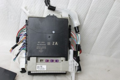 Модуль блок керування mpx bodsy коробка bsi toyota corolla e21 89221-02830 фото №1