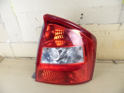 Kia cerato i лампа задняя правая sedan фото №1
