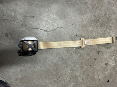 Audi a8 d4 задній pas безпеки фото №1