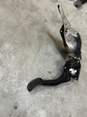 Педаль газа потенциометр citroen c4 picasso ii peugeot traveller expert iii фото №1