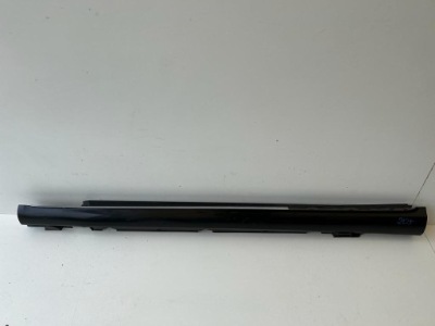 Молдинг поріг ліва mercedes c 205 w205 2056906902 фото №1