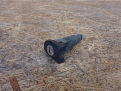 Skoda octavia ii vrs вкладка замка заглушка 1z0837168d фото №1