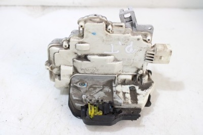 Замок правий задня двері audi a4 b7 2.0tdi фото №1