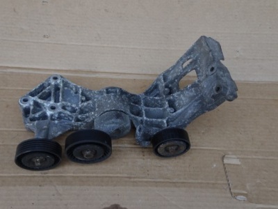 Mercedes b-klasa w245 2.0t кронштейн генератора фото №1