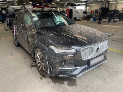 VOLVO XC90 D5 AWD 235 KM Inscription, lekko uszkodzony