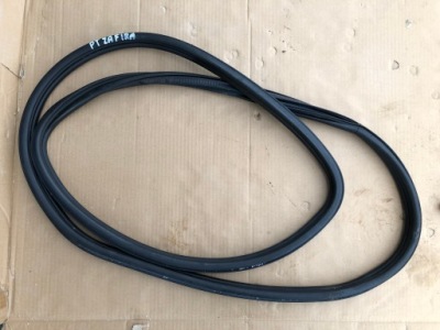 Права задня прокладка двері opel zafira b 05-11 фото №1