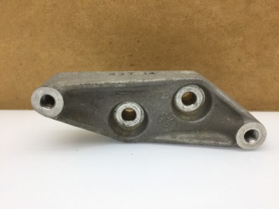 Maserati ghibli iii 3.0 v6 кронштейн кронштейн кронштейн фото №1