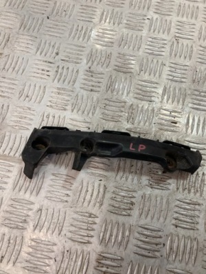 Напрямна бампера лівий перед toyota hilux vii 05-15 фото №1