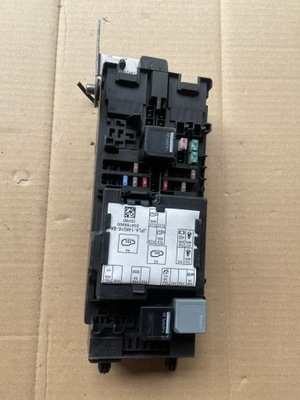 Land rover discovery v коробка запобіжників фото №1