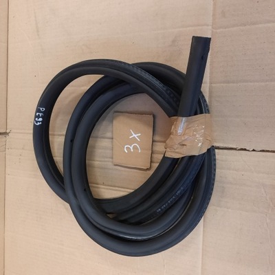 Bmw e93 прокладка двері права фото №1