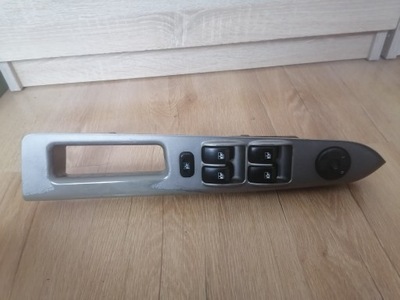 Kia rio панель перемикач вікон 620w10250 фото №1