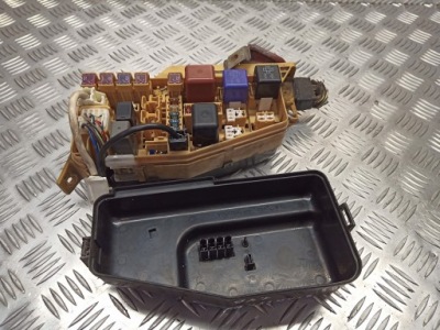 Коробка запобіжників toyota starlet p9 1.4 фото №1