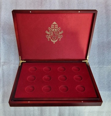Ekskluzywna kaseta Volterra na 12 monet i certyfikaty papieża Benedykta XVI
