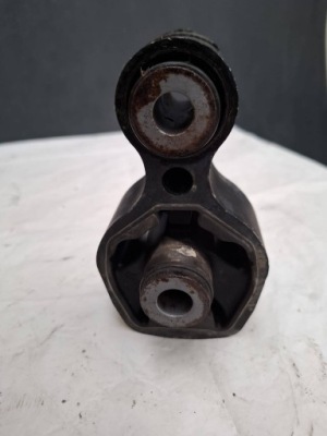 Подушка коробки передач mazda cx-5 ii фото №1