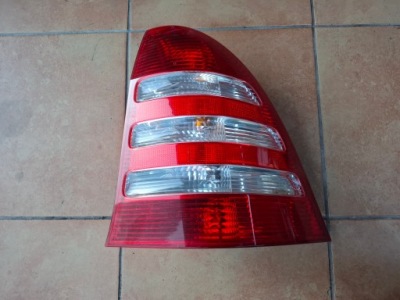 Лампа права задня mercedes w203 lift kombi фото №1