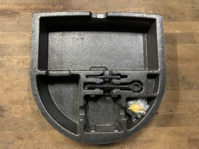 Hyundai kona пенополистирол багажника вкладыш ушко фото №1