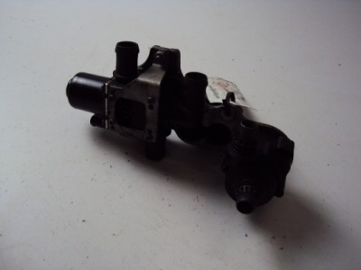 Помпа води клапан bmw seri 5 f10 2.0 d фото №1