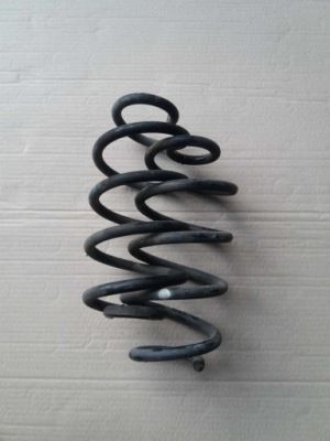 Nissan juke f15 пружина задня задня фото №1