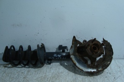 Поворотний кулак амортизаторна стійка правий перед volvo c30 2,4 d автоматична коробка передач фото №1