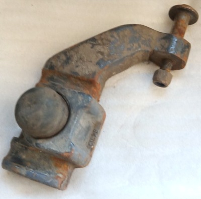 Кронштейн ресора scania 4 r правий перед фото №1